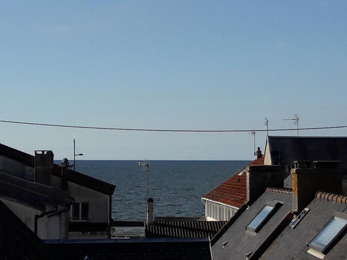 A Bon Port Grandcamp-Maisy Exterior photo